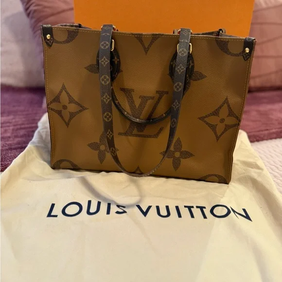 Louis Vuitton OnTheGo MM Bag - Picture 1 of 9